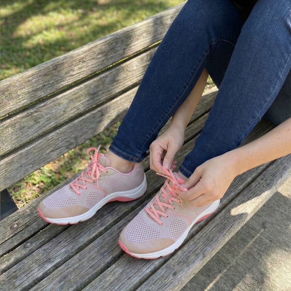 Vionic Women's Pink and Coral Sneakers Sz 8 NWT
